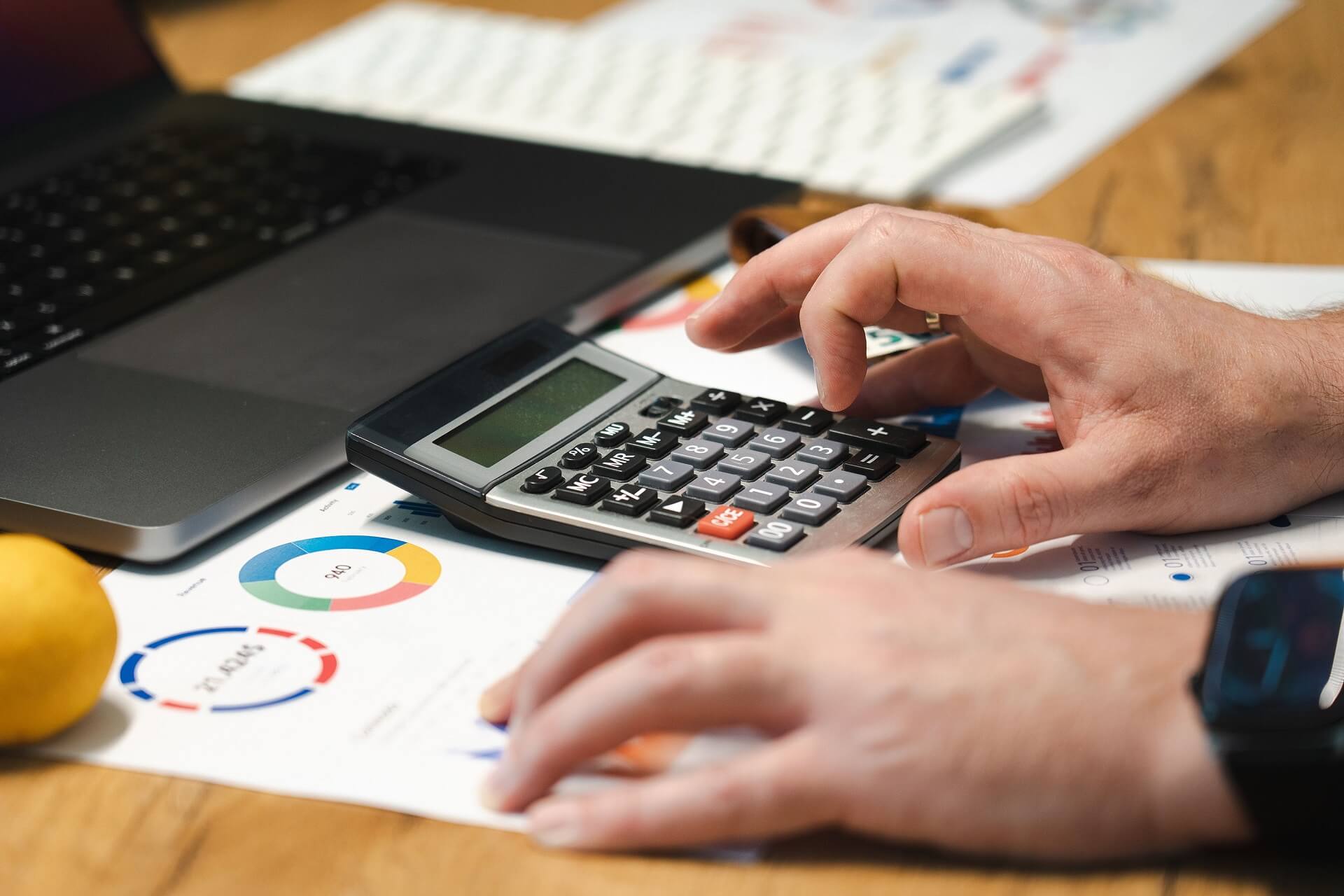 Cómo calcular el crédito FUNDAE: importes, porcentajes y bonificación por hora